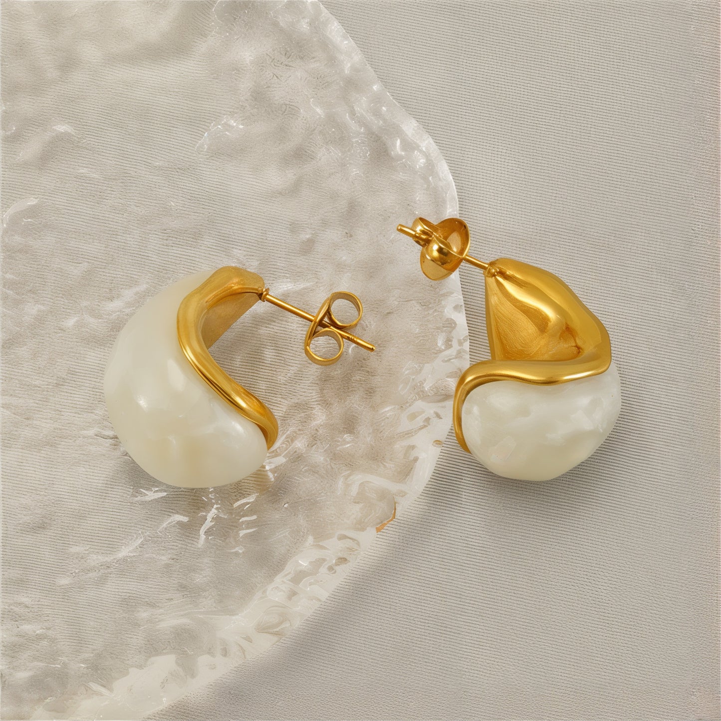 ORA Jewelry CY™ | Foam Curve Earrings