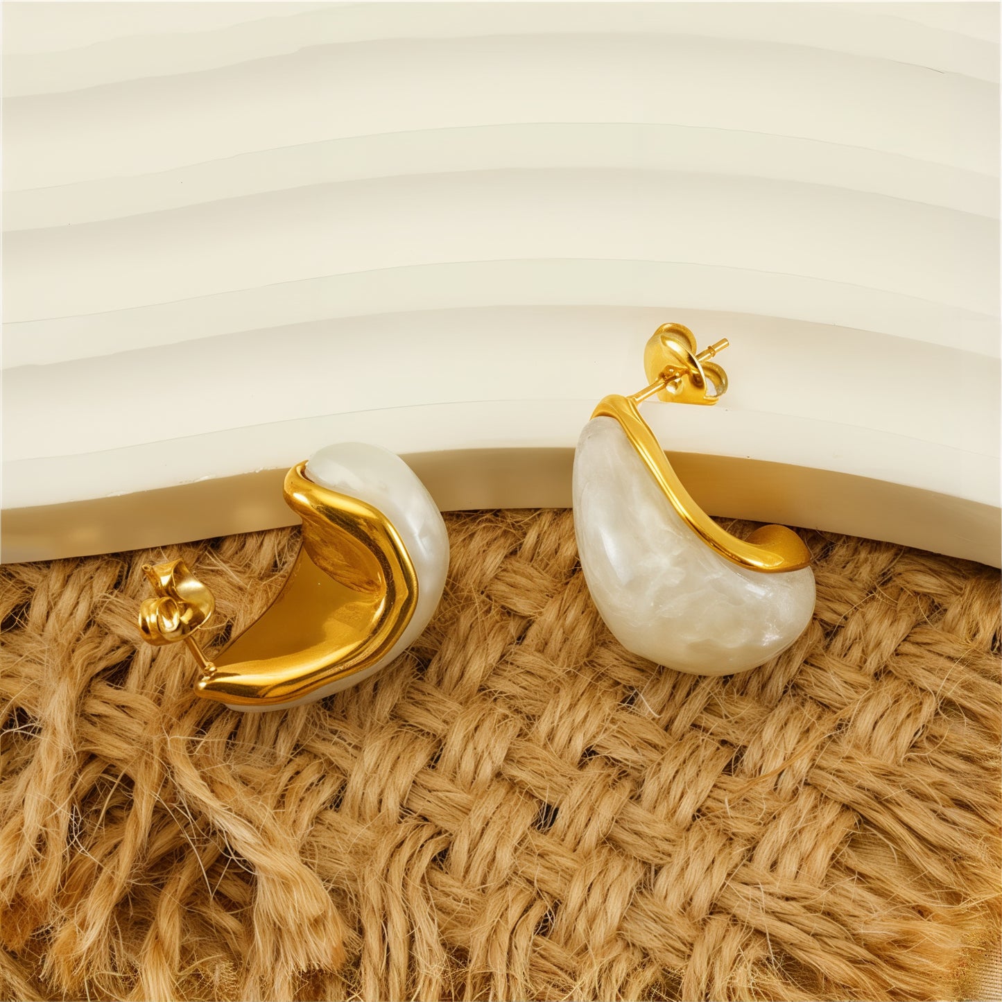 ORA Jewelry CY™ | Foam Curve Earrings